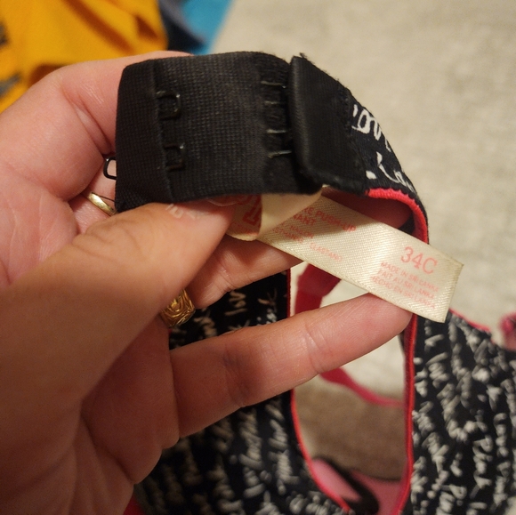 Victoria's Secret PINK bra 34C - Picture 3 of 3